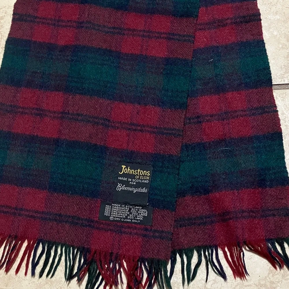 Johnstons of Elgin Red and Green Tartan Scarf